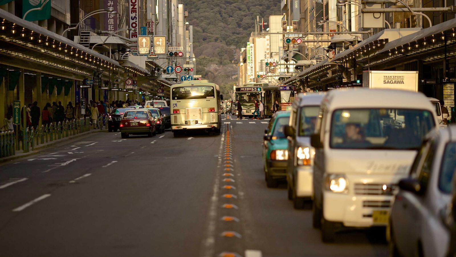 Helpful lifestyle image for How to touch up paint without repainting the room