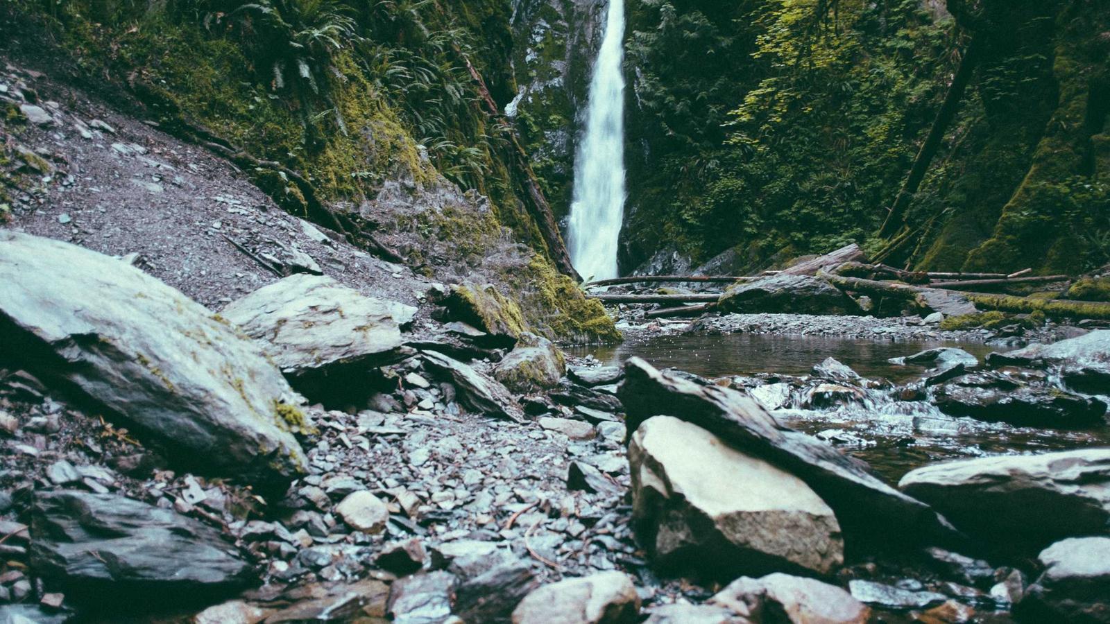 Helpful editorial image for Best AI tools for podcast clips