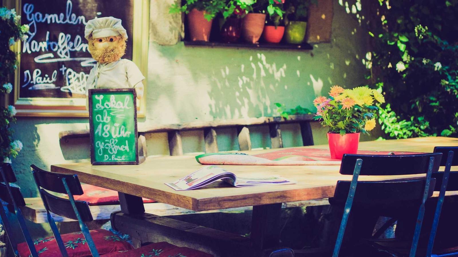 Helpful editorial image for How to survive a long flight