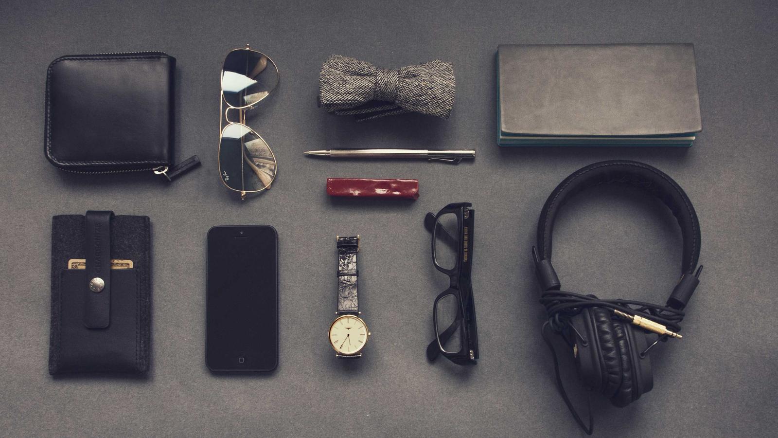 Helpful editorial image for How to talk to kids about fake images