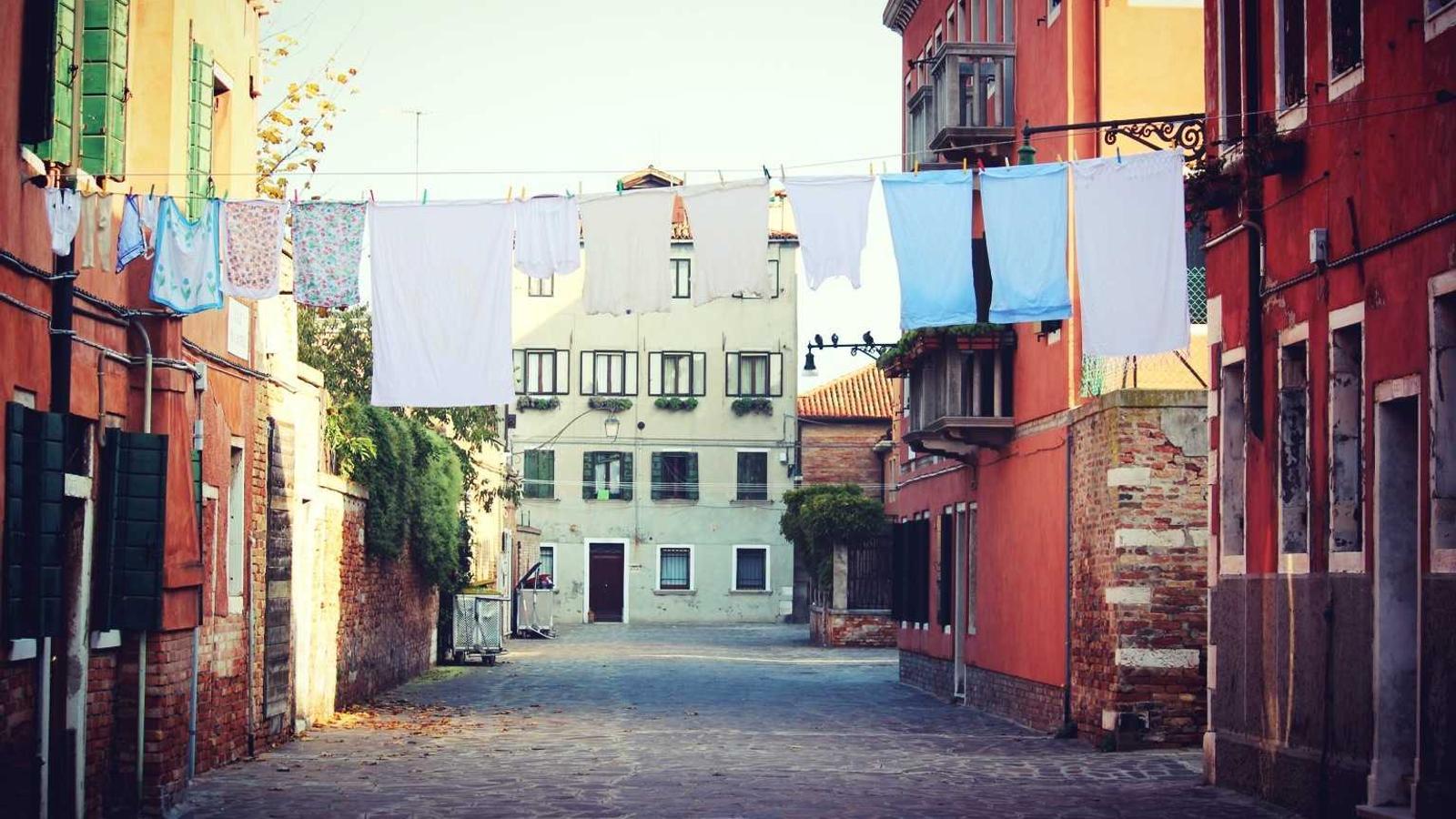 Helpful editorial image for How to tell if an online deal is real