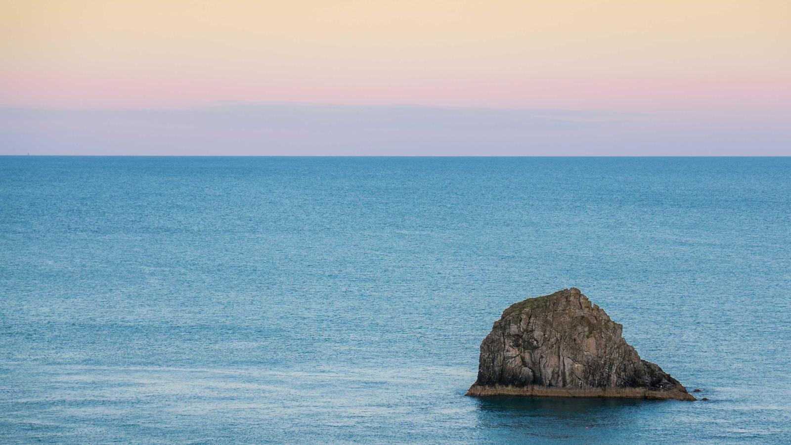 Helpful editorial image for Why soccer transfer fees get so high